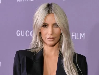 Η Κιμ Καρντάσιαν με νέο λουκ- Έβαψε τα μαλλιά της μπλε (φωτο)